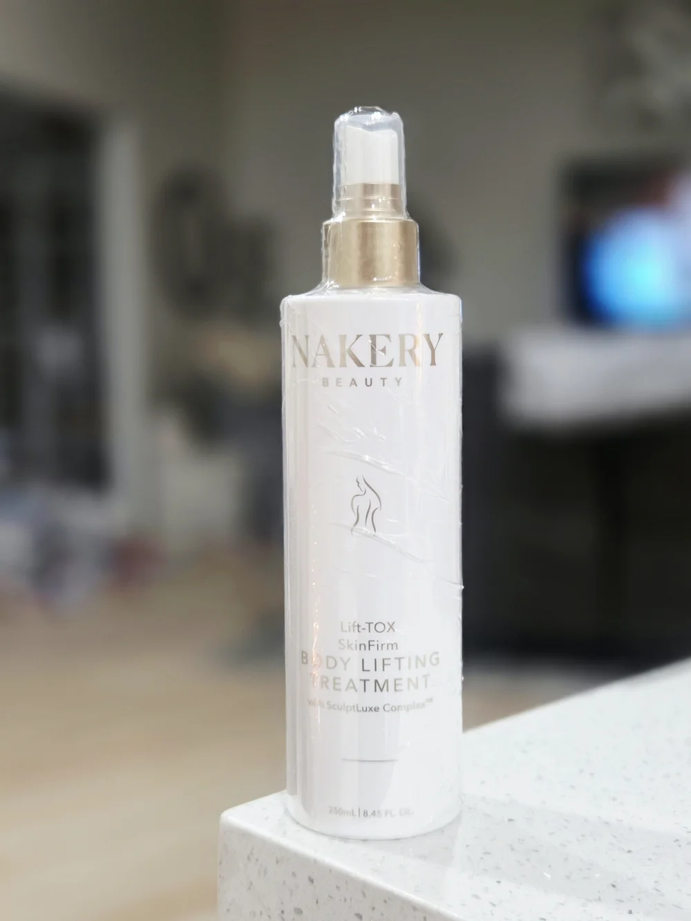 NAKERY White Body Lifting Treatment Spray
